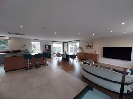 fleury  maison de 205m2 habitable sur 10ares82