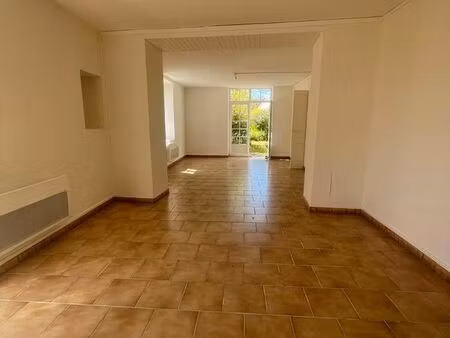 maison ancienne en pierres