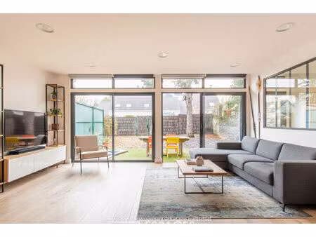 élégante maison de bourg avec jardin et beaux volumes