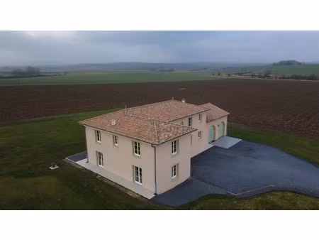 rare  maison style bastide  état irréprochable