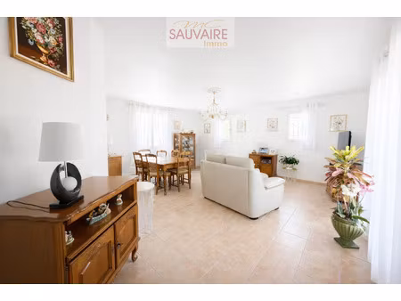 charmante villa 4 faces de plain-pied avec jardin arboré et