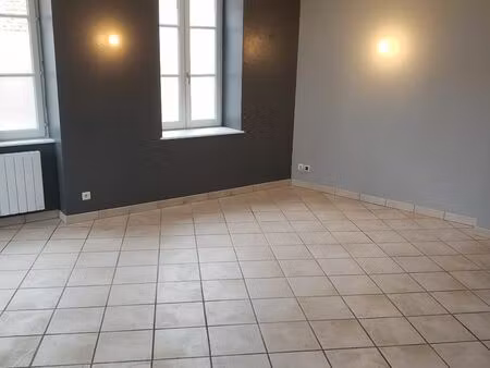 loue appartement t2 au rdc 52 m²