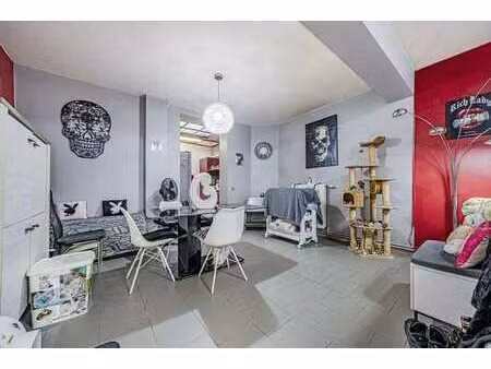 immeuble de rapport avec extérieur