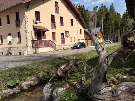 t3 meublé rénové – disponible immédiatement