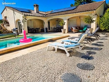 villa de plain-pied & 3 studios indépendants – un domaine qui s'autofinance