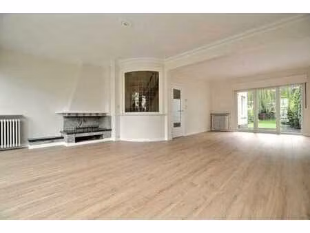 magnifique maison 4 chambres avec garage  terrasse et jardin