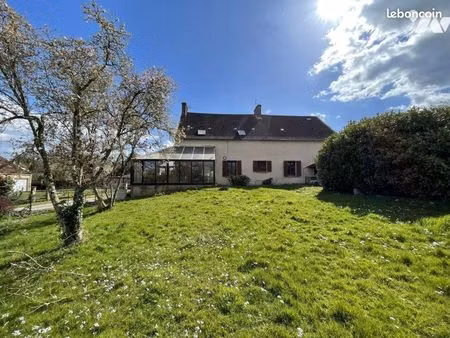 maison 9 pièces 209 m²