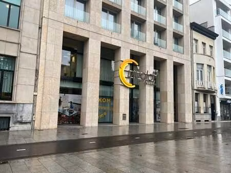 local commercial prêt à emménager à louer à anvers