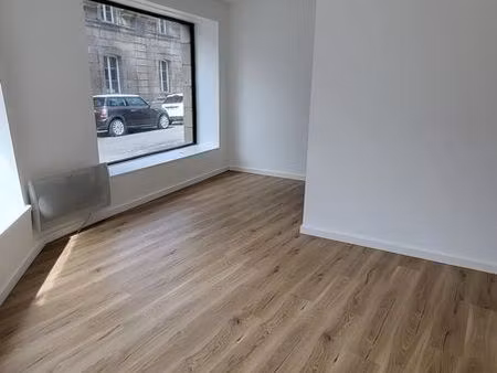 local commercial très propre  landivisau centre