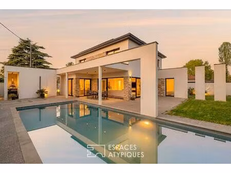 maison contemporaine au prestation haut de gamme avec piscine