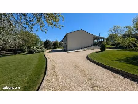 à vendre – maison 3 pièces 160 m² dont grand garage – la chapelle-gonaguet (24350)