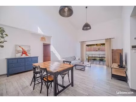 maison . 5 pièces . 110 m²