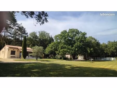 terrain 15 450m² avec 2 maisons