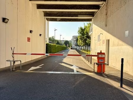 place de parking sous terrain