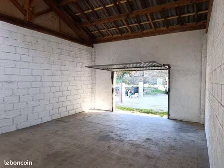 locaux de stockage / boxes / garages