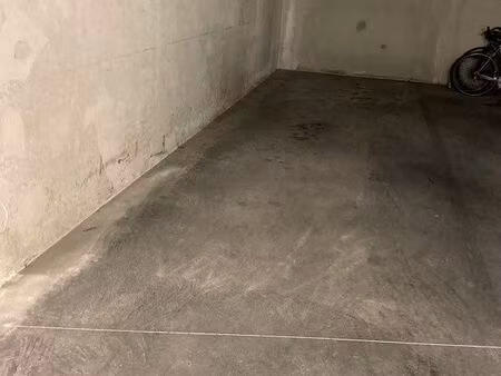 place de parking à pérols