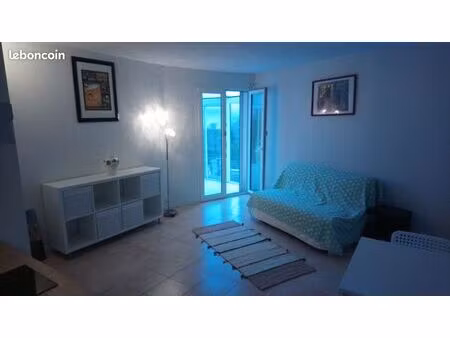 location studio meublé