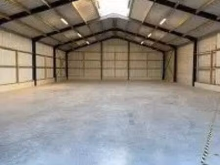 recherche local / terrain avec possibilité d’habitation