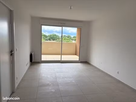 castries loue f2 bis neuf dans la résidence lavandière - standing  calme  vue dégagée sans