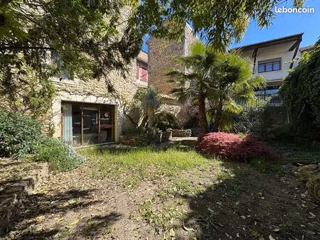 immeuble 10 pièces 274 m²