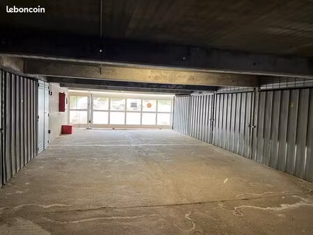 vend garage/box 16 5 m2 à la grande-motte