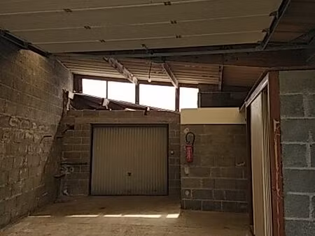 grand garage /local de stockage >30m² - stockage ou hivernage - 200m centre-ville