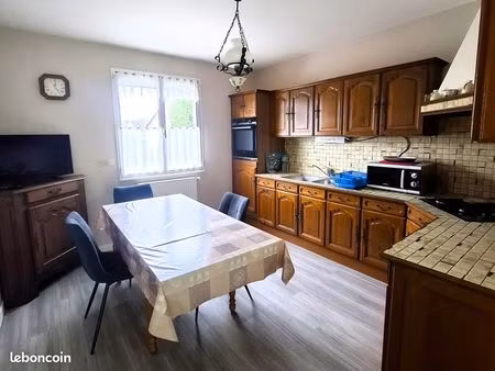 maison individuelle - garage et sous sol complet  terrain avec vue dégagée