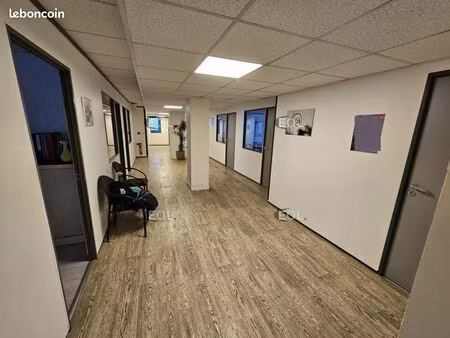 bureaux 425 m²