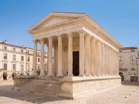 fonds de commerce nîmes écusson