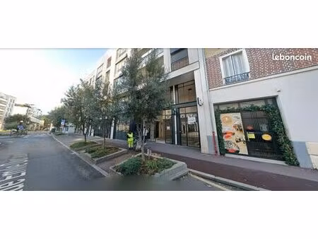 a ceder brasserie restaurant a suresnes 92