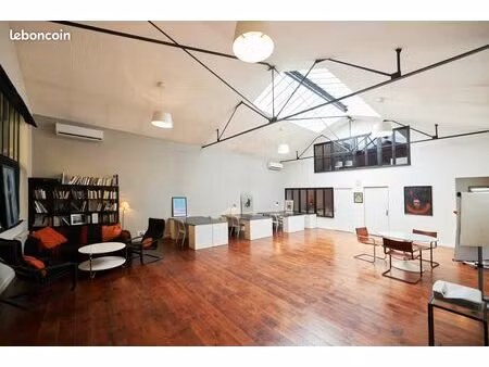 loft atypique au cachet industriel atemporel. idéal atelier pour profession libérale  ou c