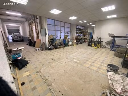 entrepôt local 150 m2