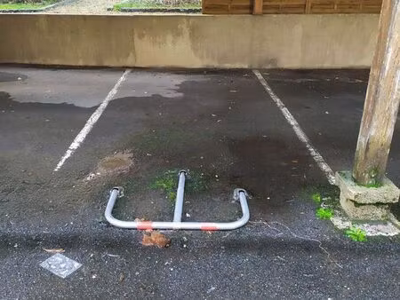 place de parking abritée– place de la tranchée