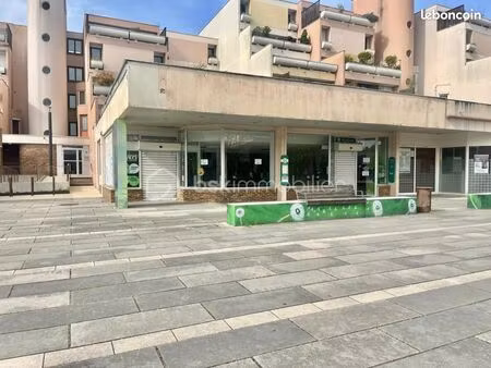 local commercial 211 m²