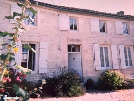 maison avec grand garage + fort potentiel – cour plein sud