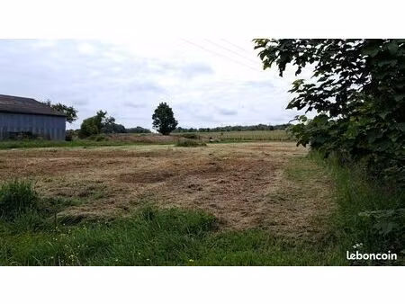 terrain 621m² burie