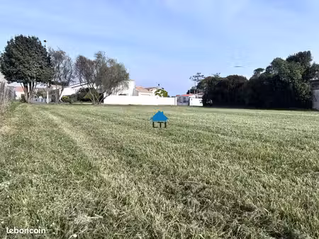 terrain 255 m² la brée-les-bains