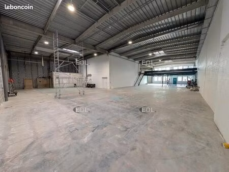 local bureaux 1 227 m²