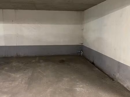 place de parking à 5min de paris