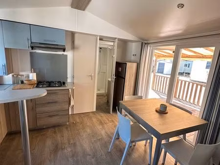 mobil home- spacieux  lumineux et bien agencé