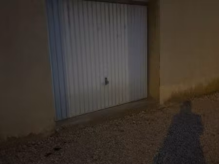 recherche garage à louer