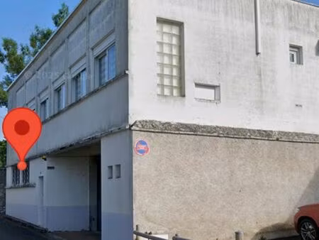 dépôt 500 m 2 ménars + appartement 150 m2