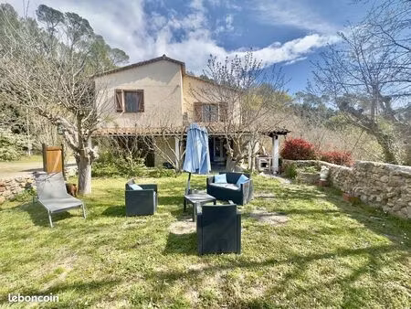 lorgues – bastide de caractère avec terrain plat de 5 000 m²  rivière et espace troglodyte