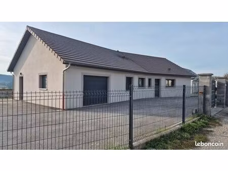 maison individuelle plain-pied  proche des lacs