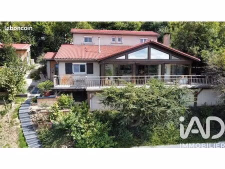 maison familiale 5 pièces 133 m²