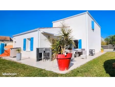 maison 100 m² sans vis-à-vis – terrain 400 m² – plage et commerces à pied