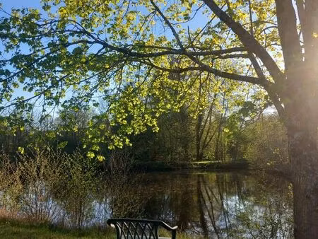 beau terrain de loisirs de 2600 m2  étang compris. mobil home tout équipé en très bon état