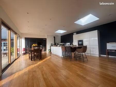 maison 7 pièces 191 m²