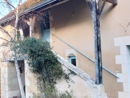 charmante maison de 1677 situee au cœur de village