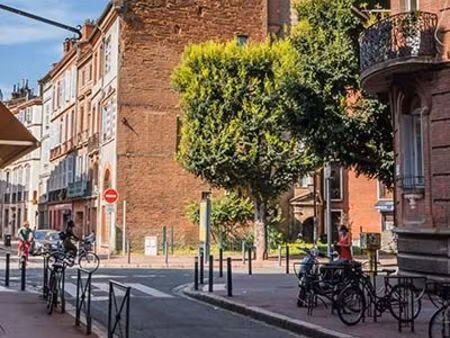 bureau fermé + salle de réunion + terrasse – toulouse centre (rue ozenne)